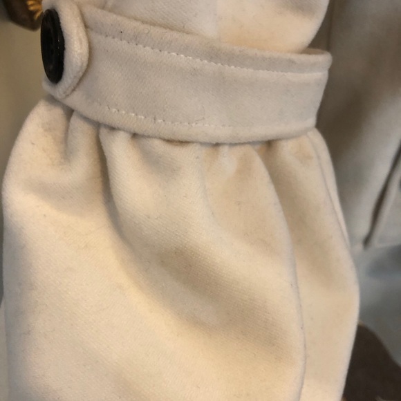 - Pre owned Burberry Cream Coat with Bell sl… - Picture 5 of 8